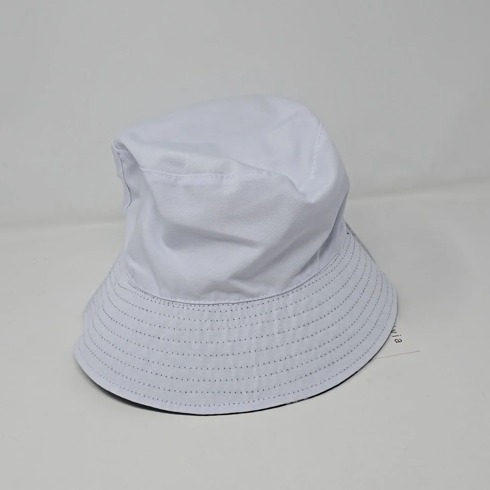 Alice + Olivia Reversible White Black Bucket Hat One Size
